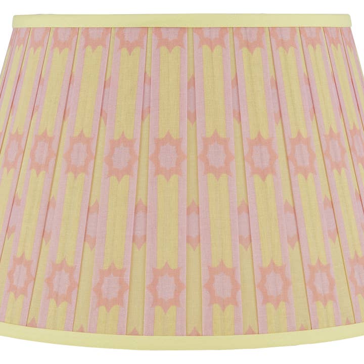 International Shades - Wholesale Lamp Shade - Starburst Pattern Shade in a Box Pleat1