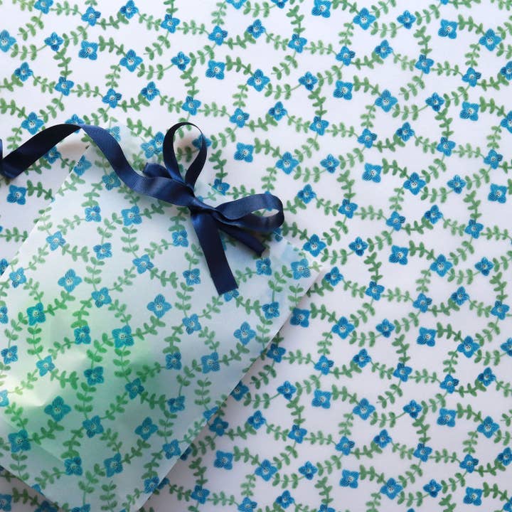 Geschenkpapier mit Blumenmotiv, Frühlingsblau, 3 Stück für den Großhandel von REGARO PAPIRO