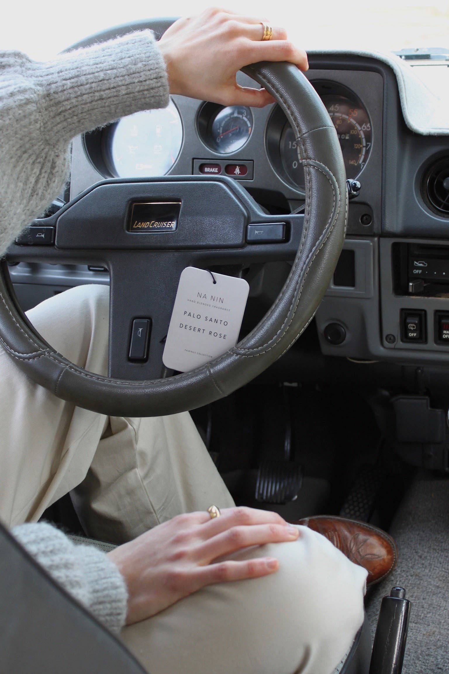 Na Nin - Wholesale Air Freshener - Palo Santo & Desert Rose Fragrance Card11