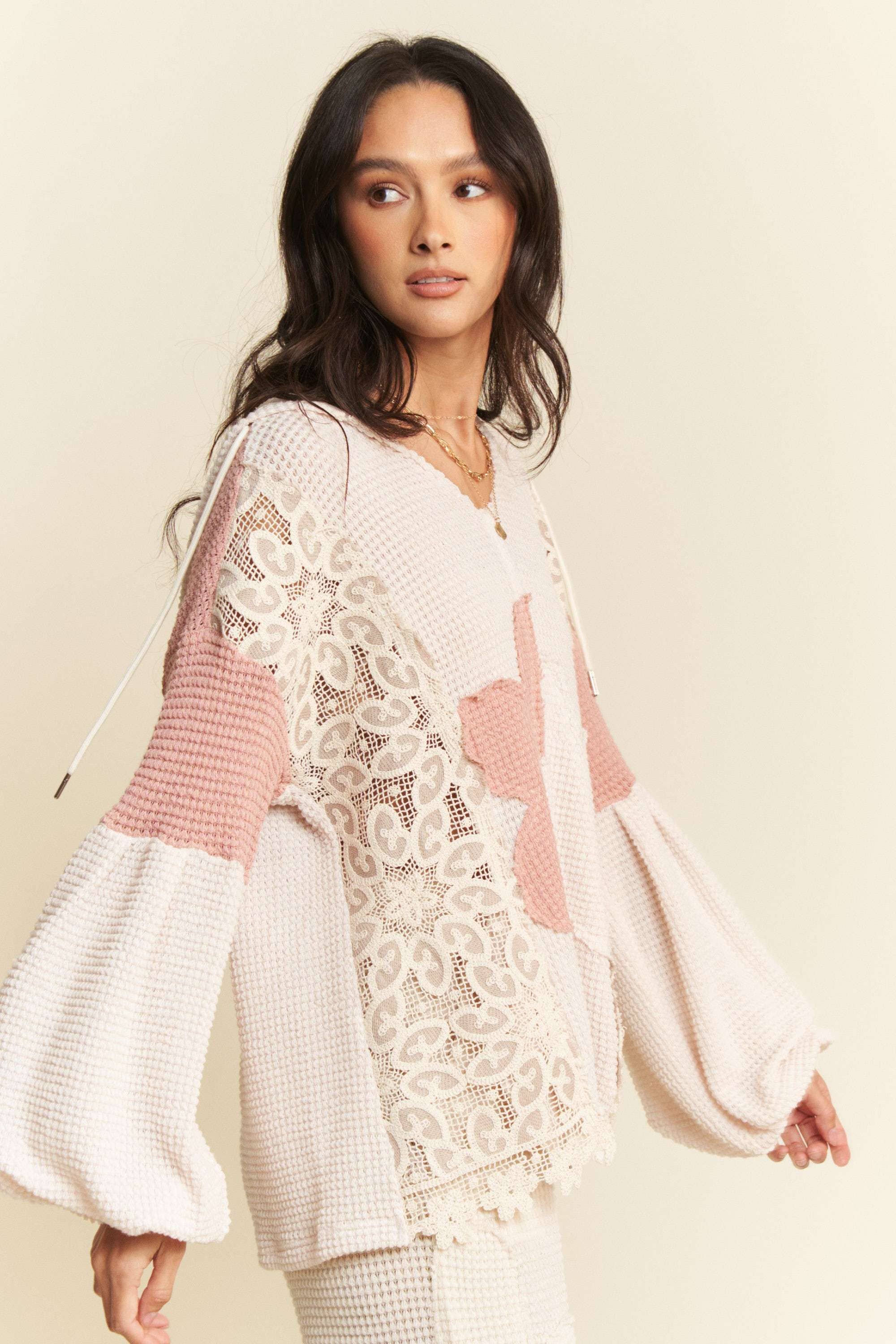 Davi & Dani – wholesale Hoodie – Women's – HOODIE OVERSIZED KNNIT TOP WITH FLOWER PATCH7