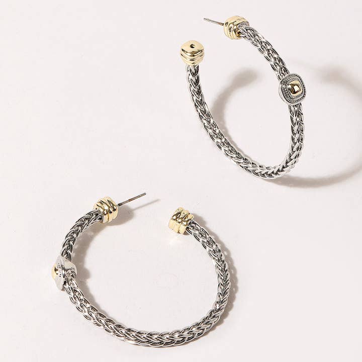 Orecchini a perno intrecciati a punta quadrata bicolore per la vendita all'ingrosso da parte di Fashion City