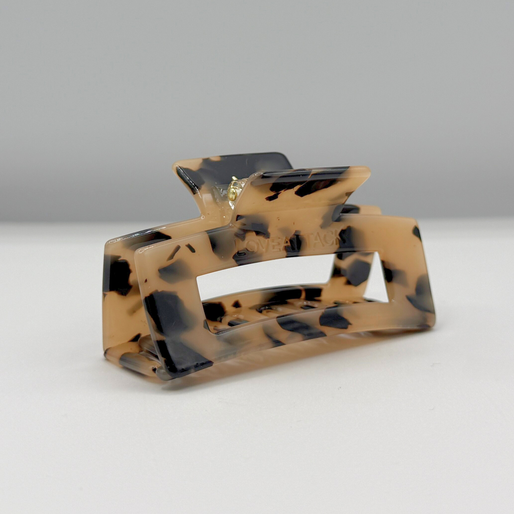 Love Attack - Wholesale Hair Clip - Women's - Sara Cellulose Acetate Hair Claw Clips49