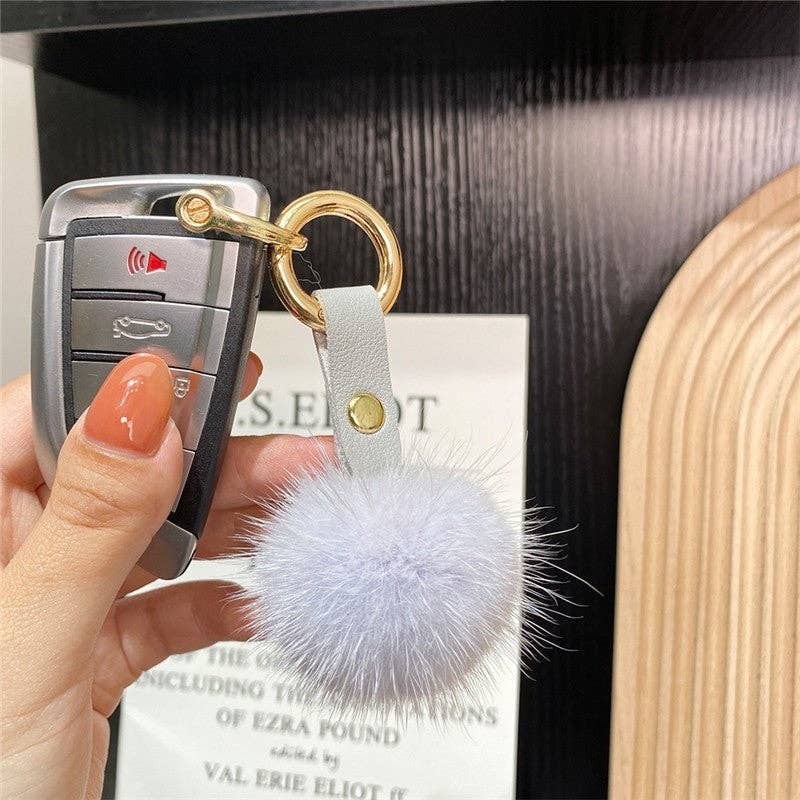 FurDecoration – Großhandel Schlüsselanhänger – Damen – Schlüsselanhänger aus flauschigem Nerzfell in Kugelform für Autoschlüsseltasche5
