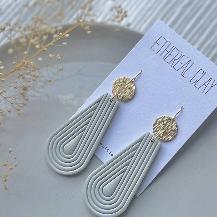 Boho lerøreringe, enkel stil, neutral for engroshandel hos Ethereal Clay