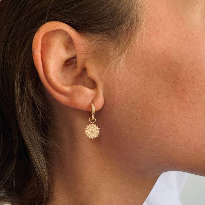 Pendientes con forma de sol redondos chapados en para venta al por mayor de Victoire Collection
