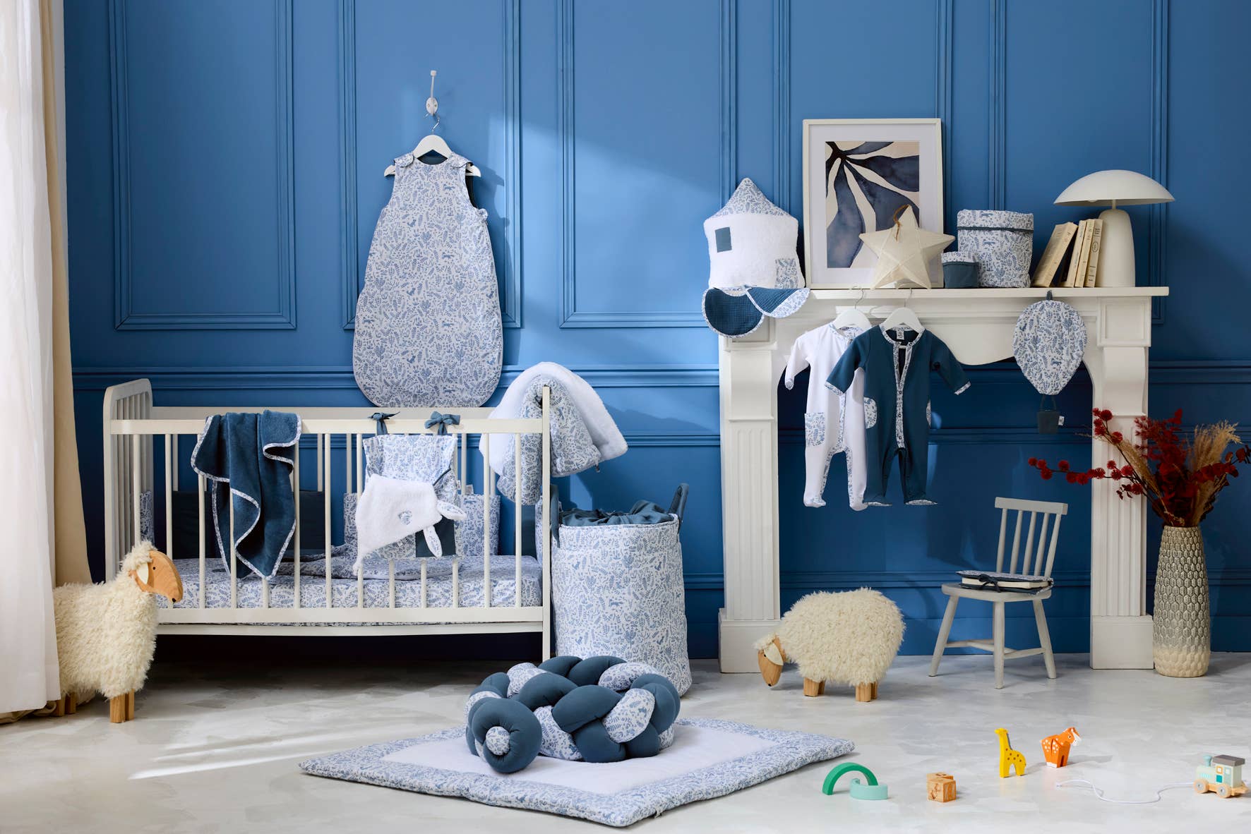 BB&amp;Co – wholesale Sleeping bag – Baby – Forest print cotton sleeping bag / blue stone2