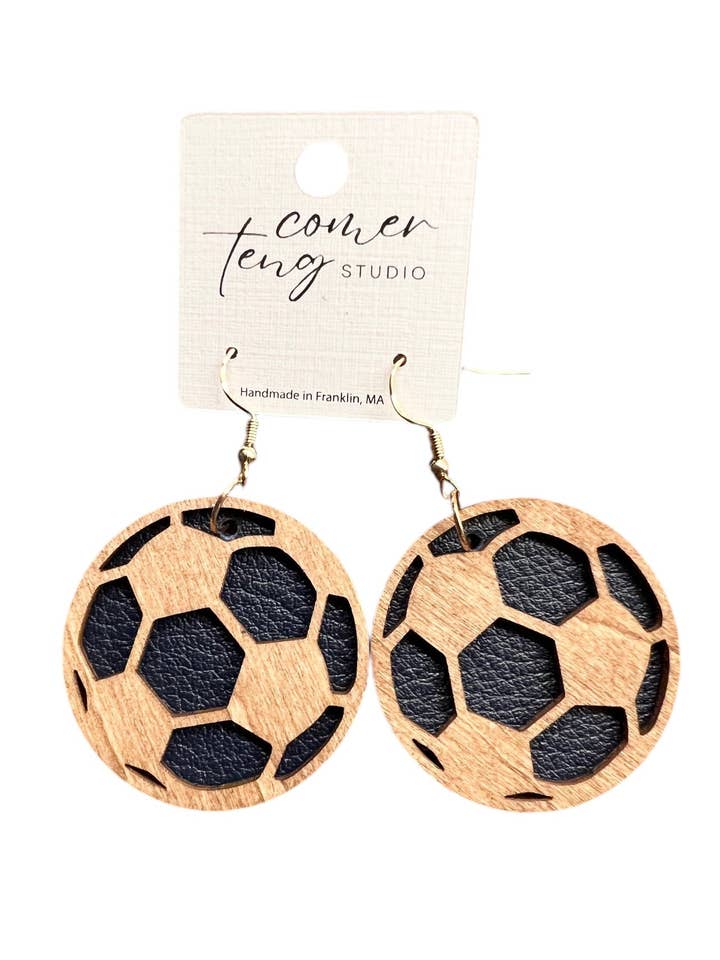 ⚽ Boucles d'oreilles de football – Couleurs personnalisées pour la vente par Comer Teng Studio