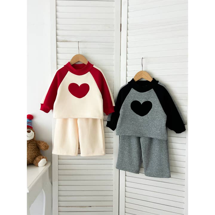 Aankomst Lente Baby Meisjes Lange Mouwen Hartpatroon Top en Effen Kleur Broek Set Kledingset voor wholesale door MyKids-USA®