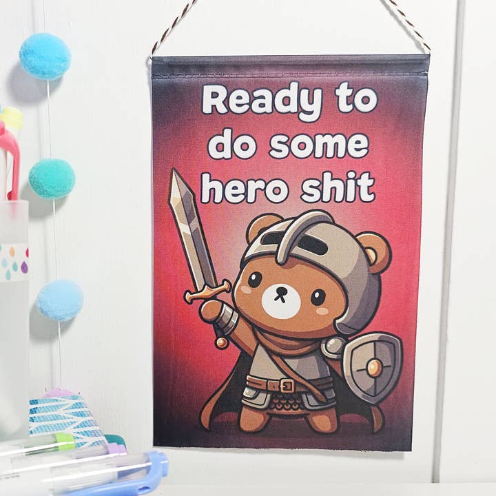 Mini Bannière Héros Ours pour la vente par FunUsual Suspects