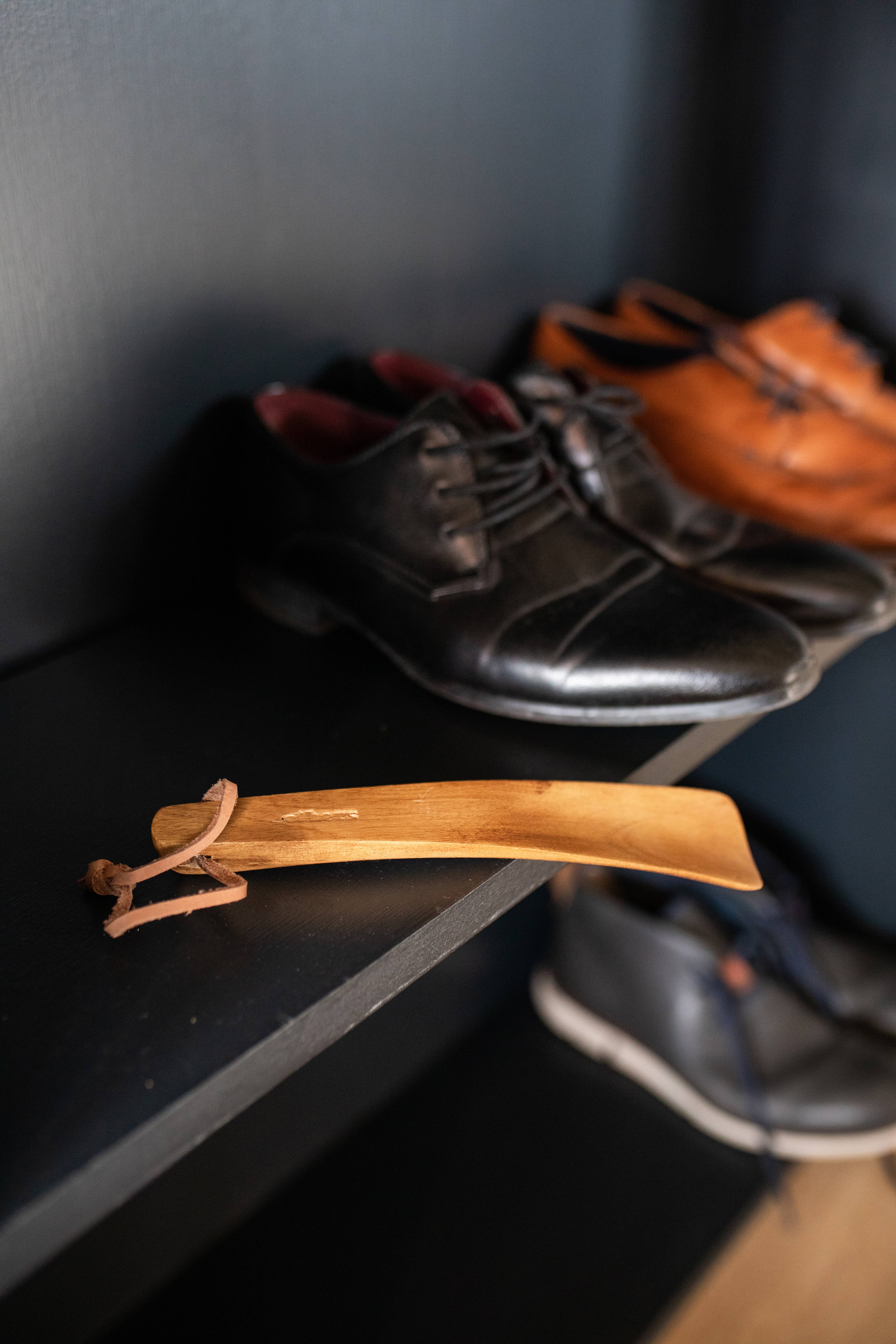 Others Trade for Hope – wholesale Skohorn - Unisex – Träsko-skomakare5