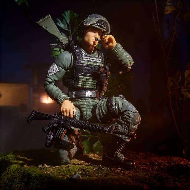 Entertainment Earth - Wholesale Figurine Toy - Kids - G.I. Joe Classified Series Hawk Figure & MMS Towable Vehicle6