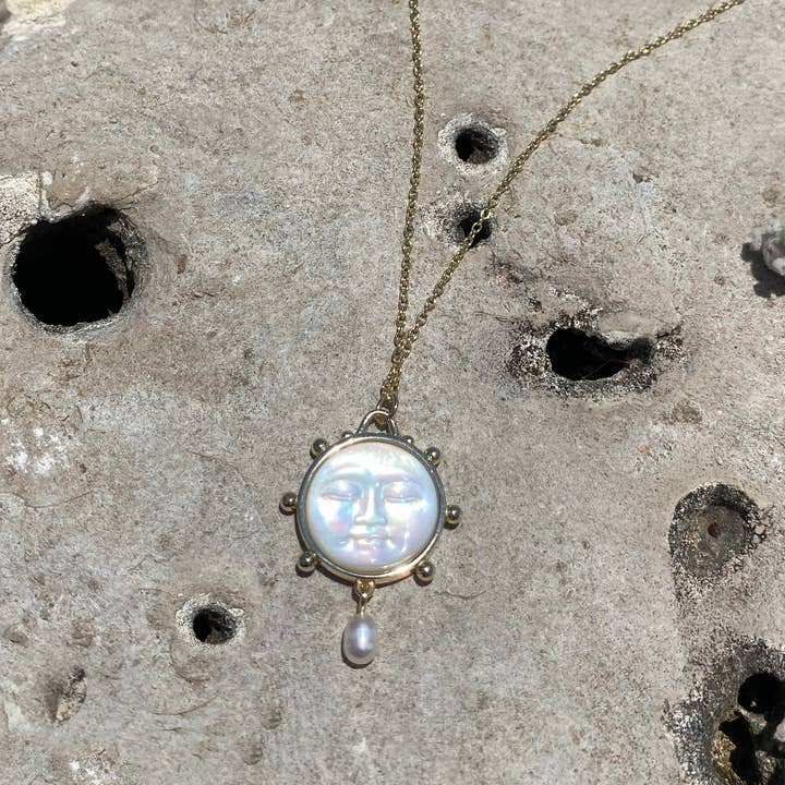 Benny Loves Stella - Wholesale Pendant/Charm Necklace - Lunar Illusions Pearl Moon Pendant Necklace2