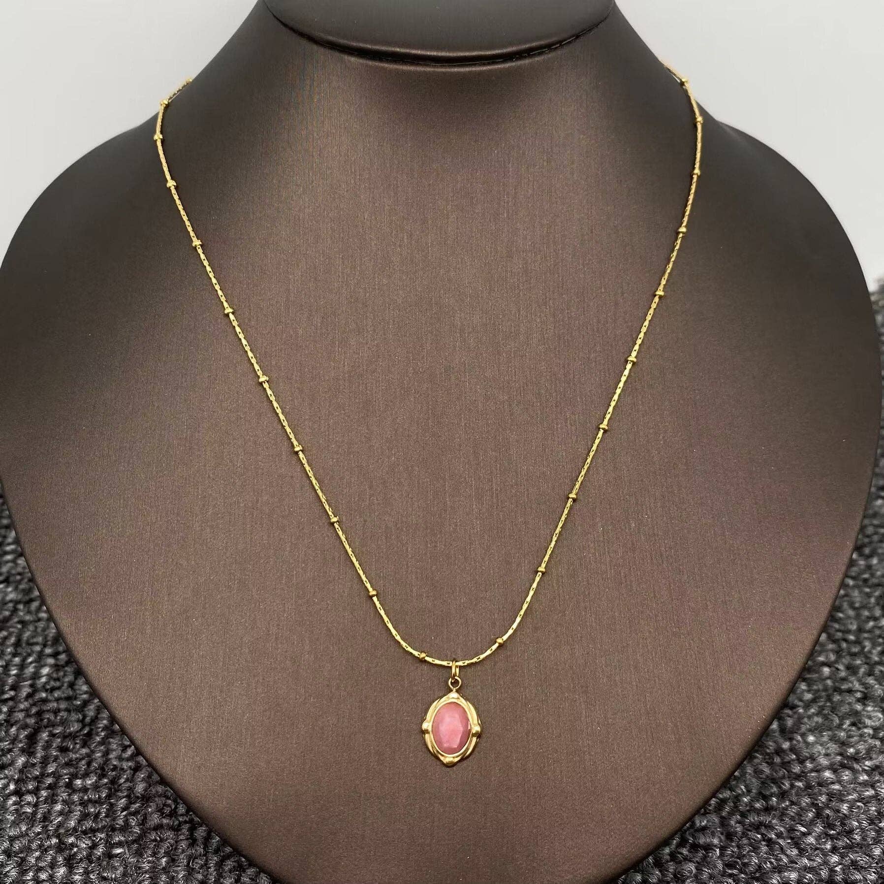 Mio Queena - Wholesale Pendant/Charm Necklace - Geometric Rhodochrosite Charm 18K Golden Necklace - FGS/CS10