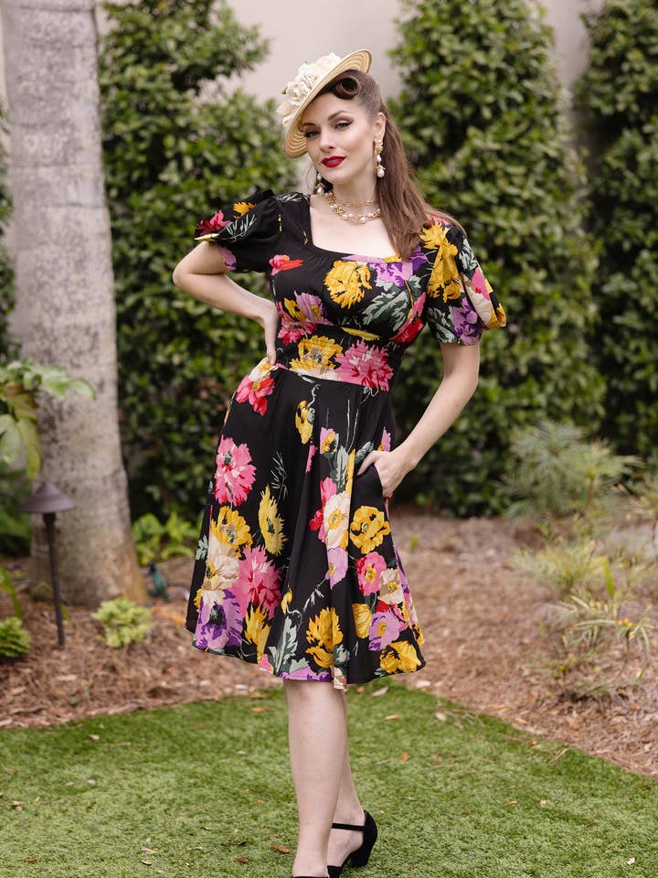 Vestido Corto Stork Club - Floral de Museo para venta al por mayor de TRASHY DIVA