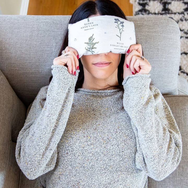 Coussin pour les yeux aux herbes, confort chaud, soulagement des maux de tête et des migraines pour la vente par Amenity Wellness LLC