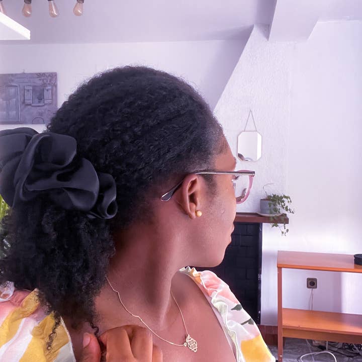 Asantewaa - Wholesale Scrunchie - Women's - Ebony Large Satin Scruchie4