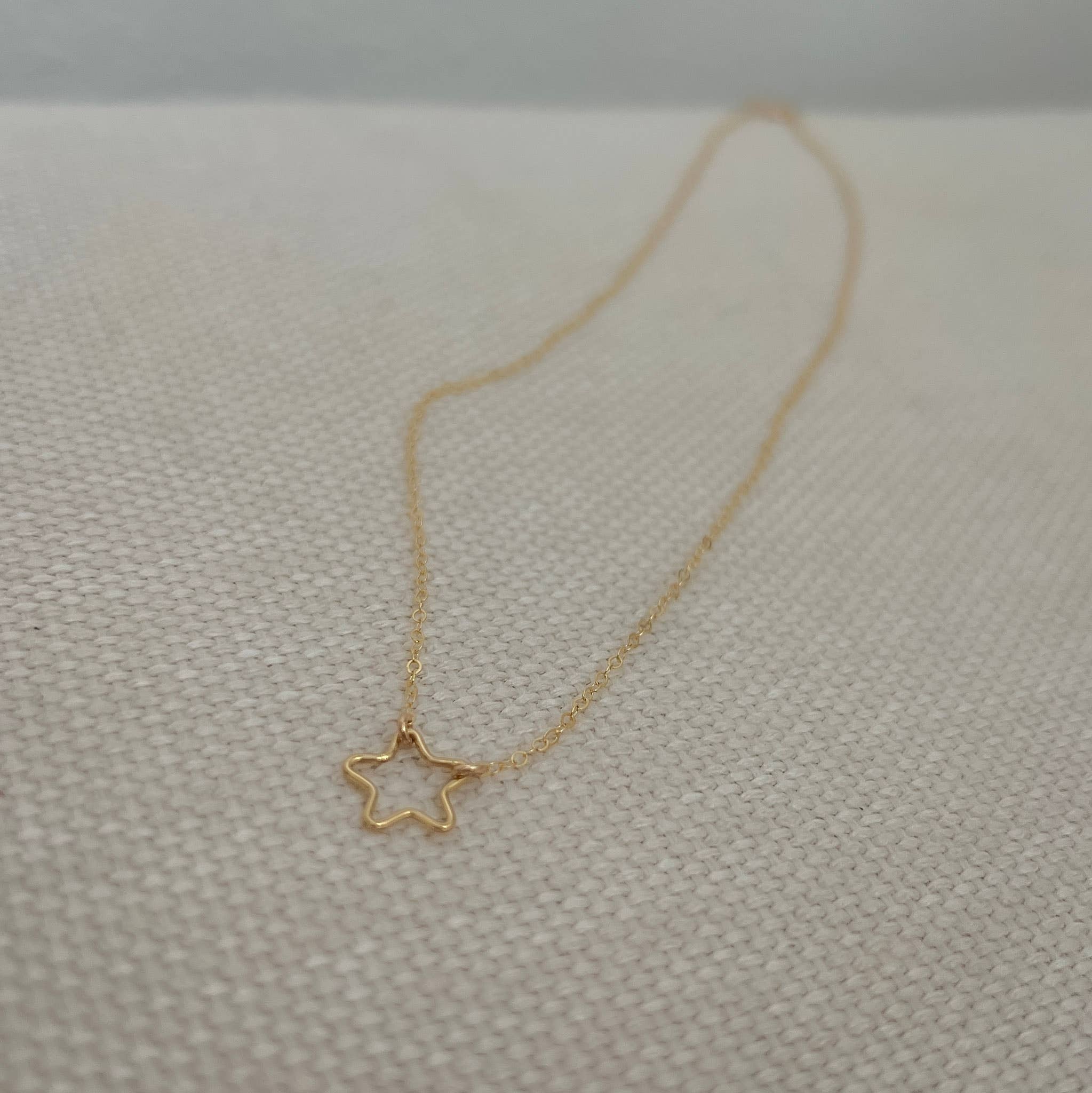 Sela+Sage - Wholesale Pendant/Charm Necklace - Dainty Star Necklace6