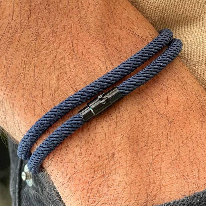 "Ēvora" pour la vente par Samos Jewelry