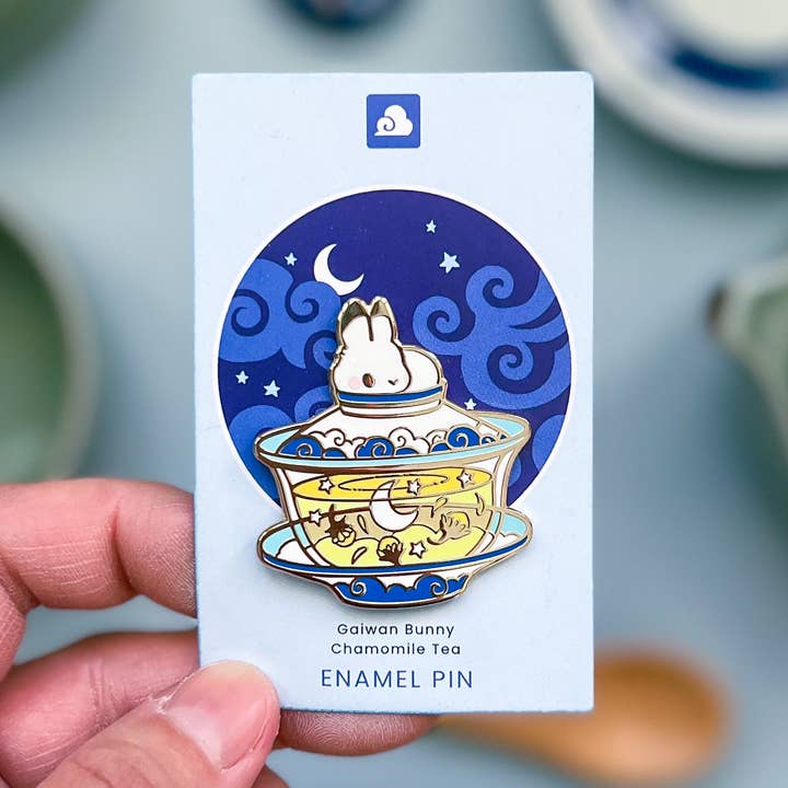 Emaille speld - Gaiwan Bunny voor wholesale door Thousand Skies