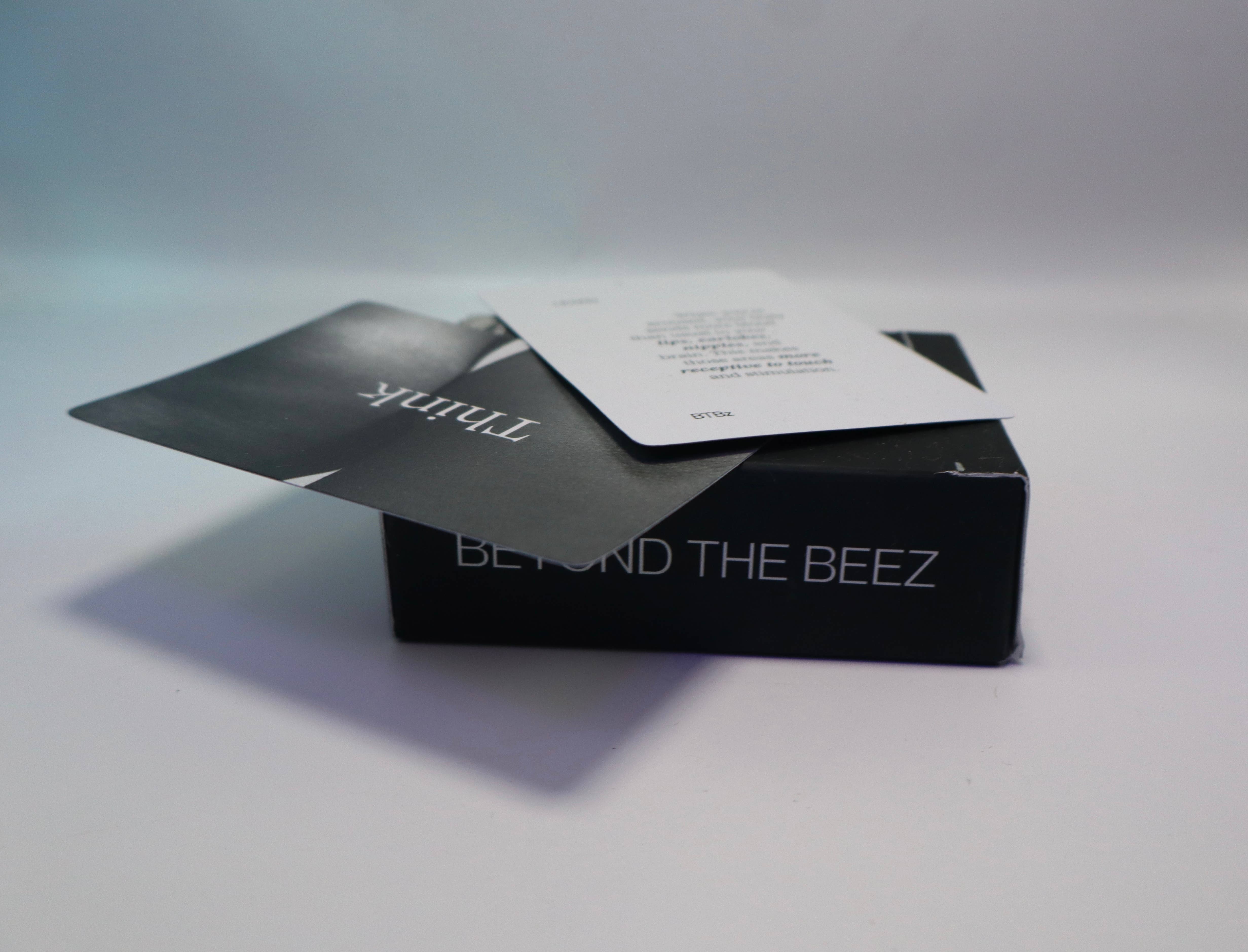 BEYOND THE BEEZ - Vente Jeux de cartes - Le plaisir m'appartient, son édition (noir)2