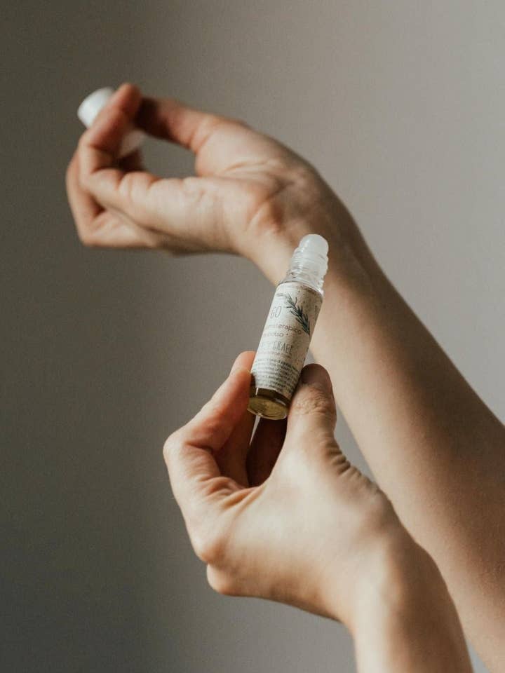 Huile de Poignet Go pour la vente par Ethical Grace