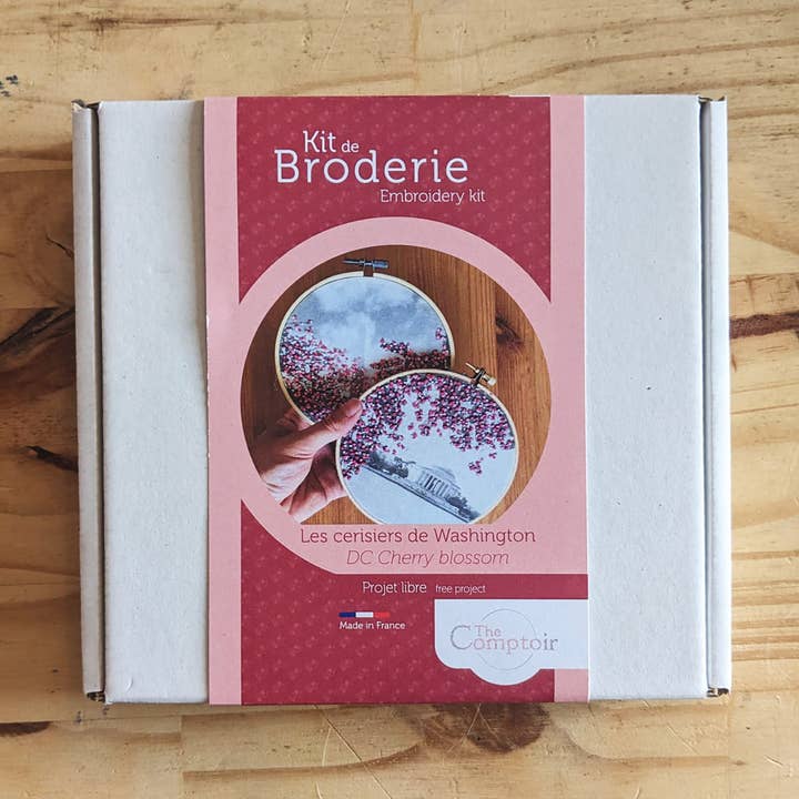Kit de broderie Fleurs de cerisier - Kit de broderie pour la vente par TheComptoir