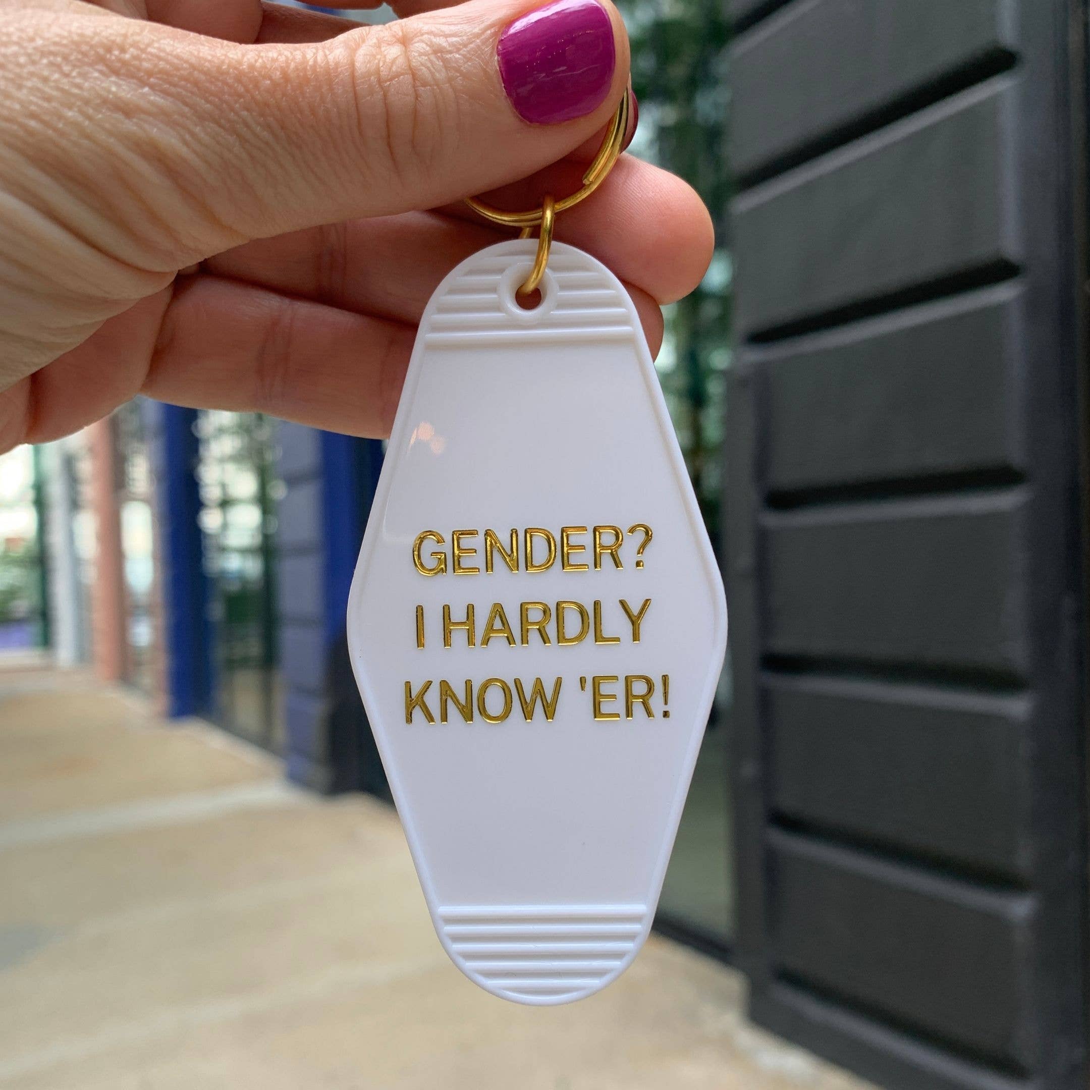 GetBullish - Wholesale Keychain - Unisex - Gender? I Hardly Know 'Er Motel Style Keychain Pride1