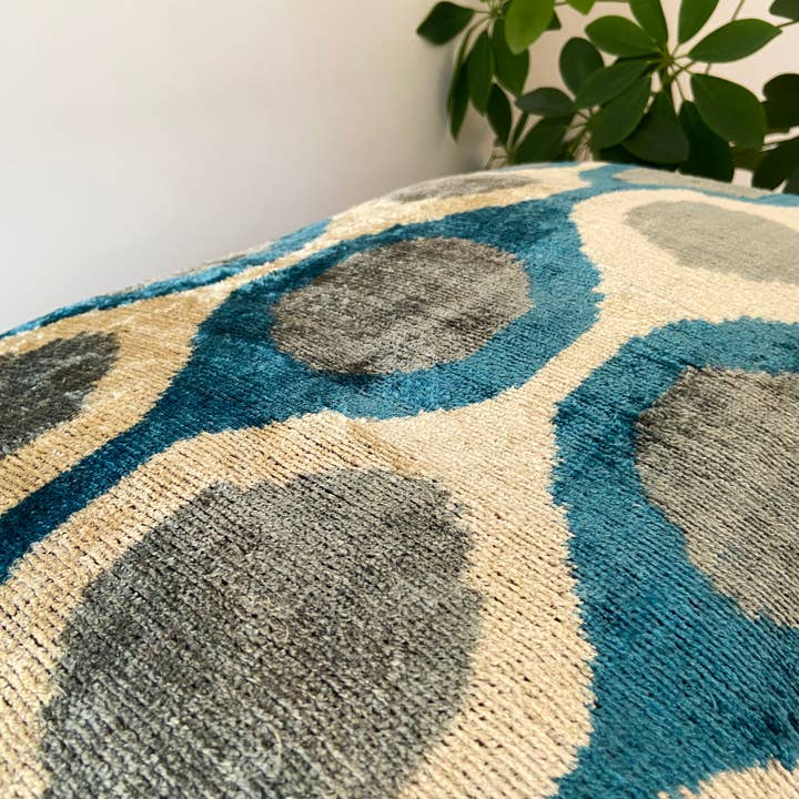Ikat Atelier – wholesale Dekorativ kudde – Ikat Kudde, Ikat Kasta, Ikat Kudde