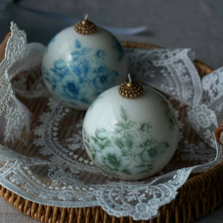 VR.candle - Wholesale Novelty Candle - Elegant toile Candle | Vintage Style Christmas Candles2