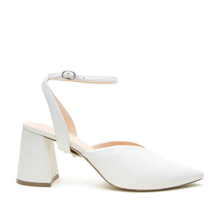 Hvid V Mule + Marilyn Rem for engroshandel hos Alterre