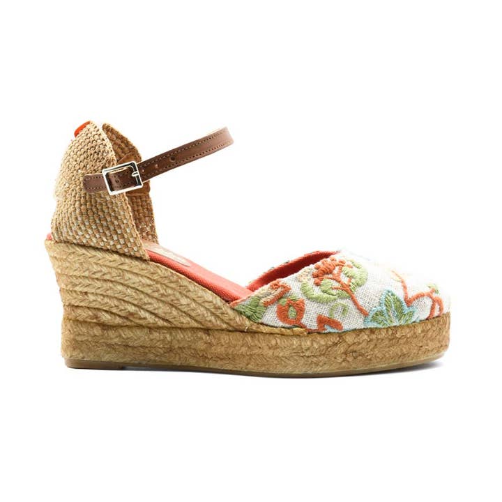 🐚 Alpargatas de cuñas Troya Jania 🐚 and other Purchase Wholesale alpargatas bodas. Free Returns & Net 60 Terms on Faire trending on Faire.