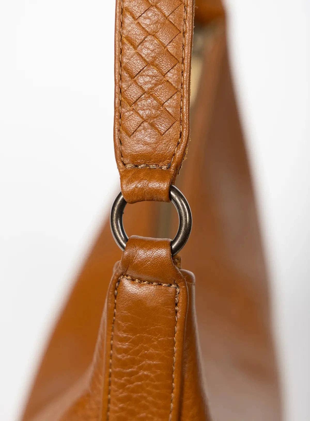 Deux Mains: Haiti Fair Trade - Wholesale Shoulder Bag - Women's - Saddle Shoulder Bag20