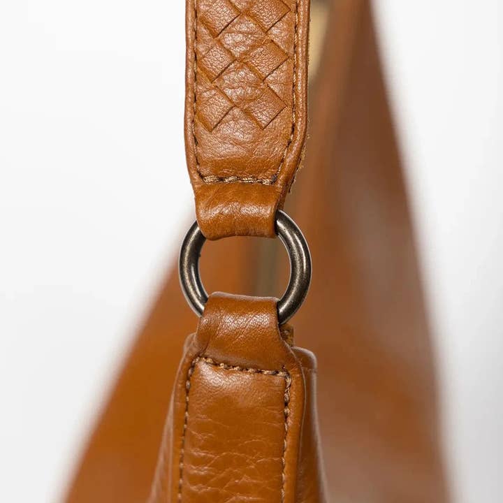 Deux Mains: Haiti Fair Trade - Wholesale Shoulder Bag - Women's - Saddle Shoulder Bag20