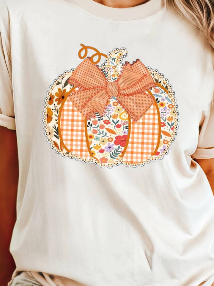 Kiki's Boutique - Wholesale Screen Printed T-Shirt - Women's - Ditsy Flower Pumpkin Tee1