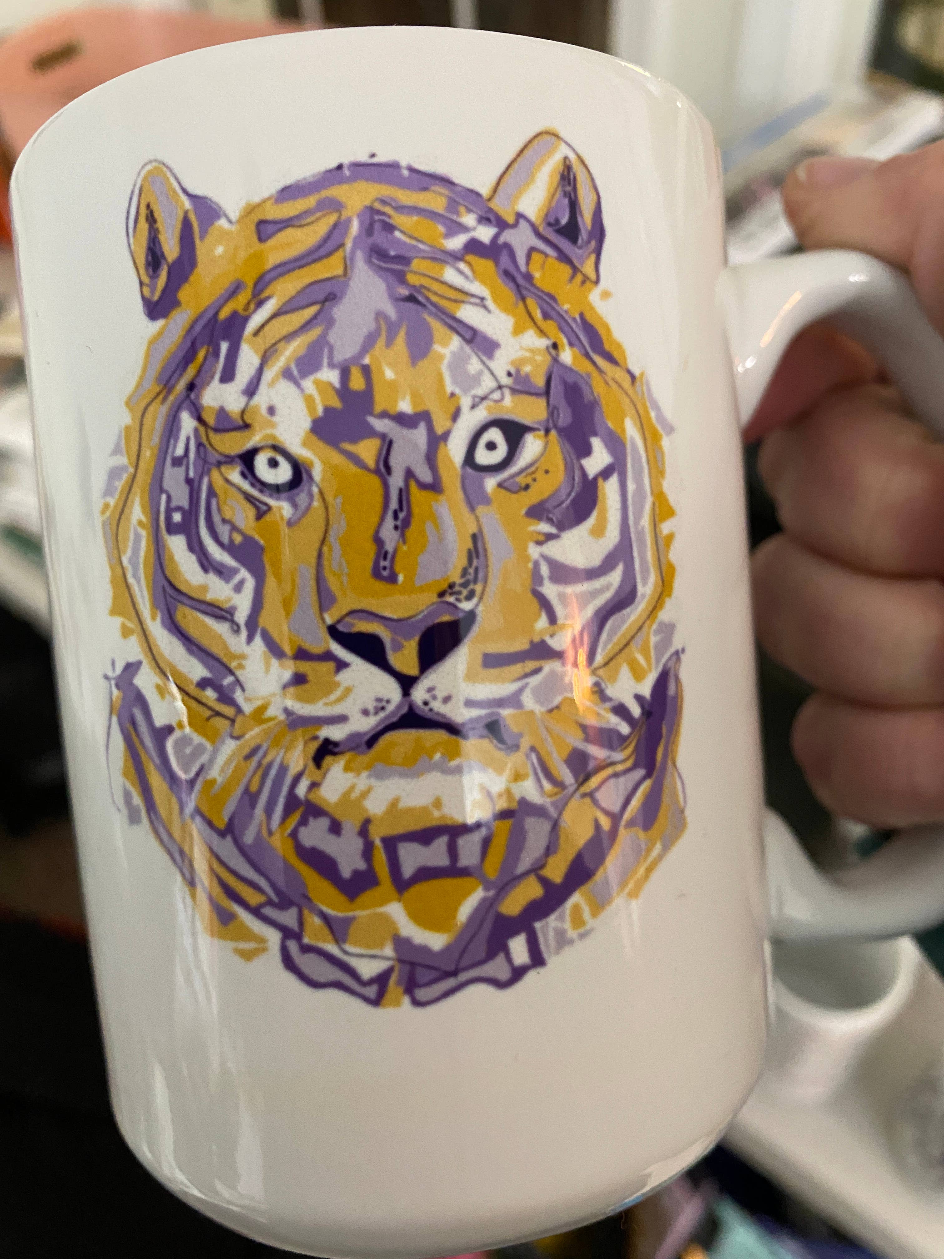 Pink House On River Road - Vendita all'ingrosso Tazza - Tazza da caffè Layered Tiger Louisiana Tigers con grafica LSU1