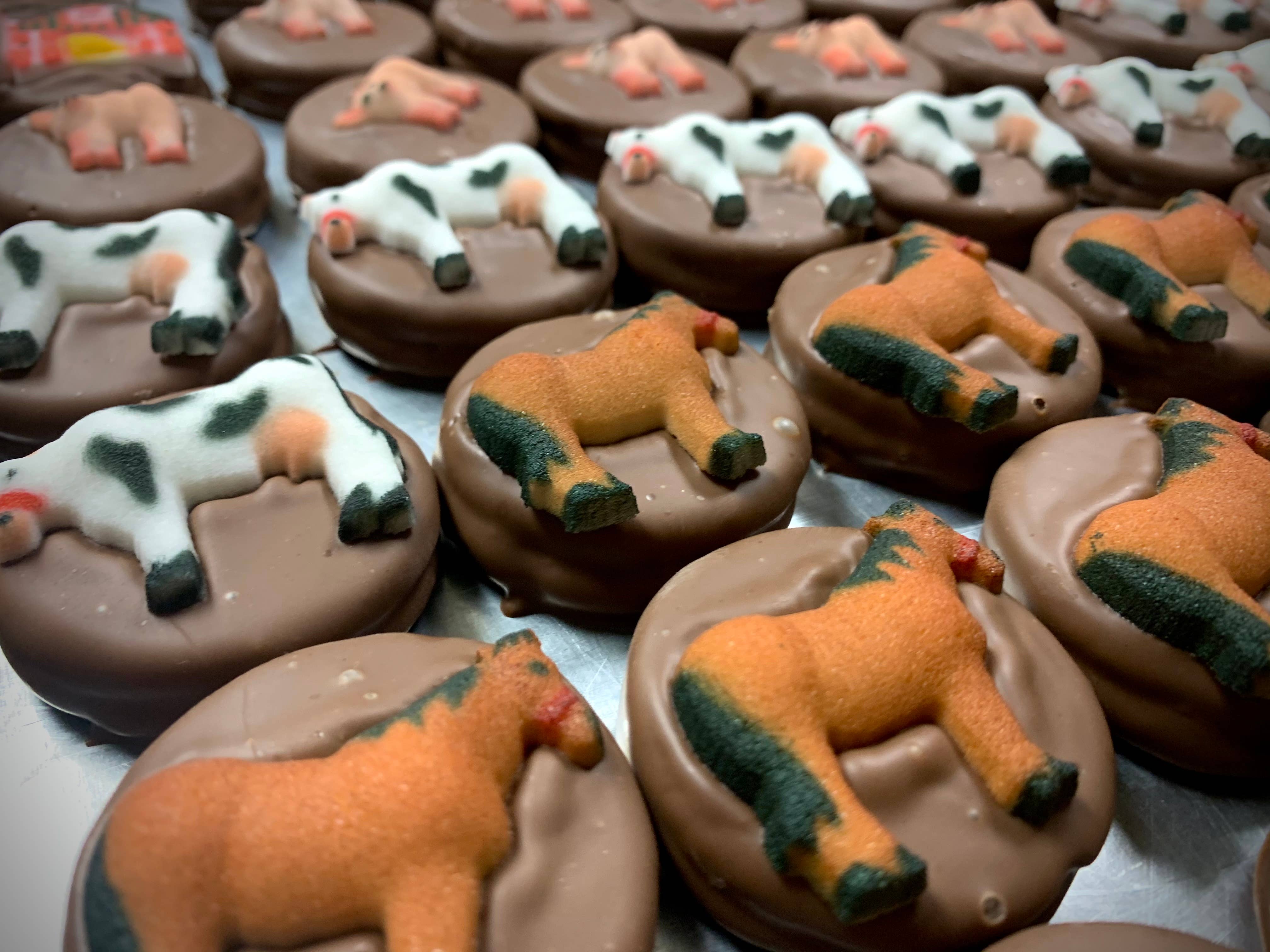 O'Shea's Candies Sweet Shop - Wholesale Chocolate Covered Sweets - O’Farm 🐄  Oreos - Milk Chocolate 2 PACK3