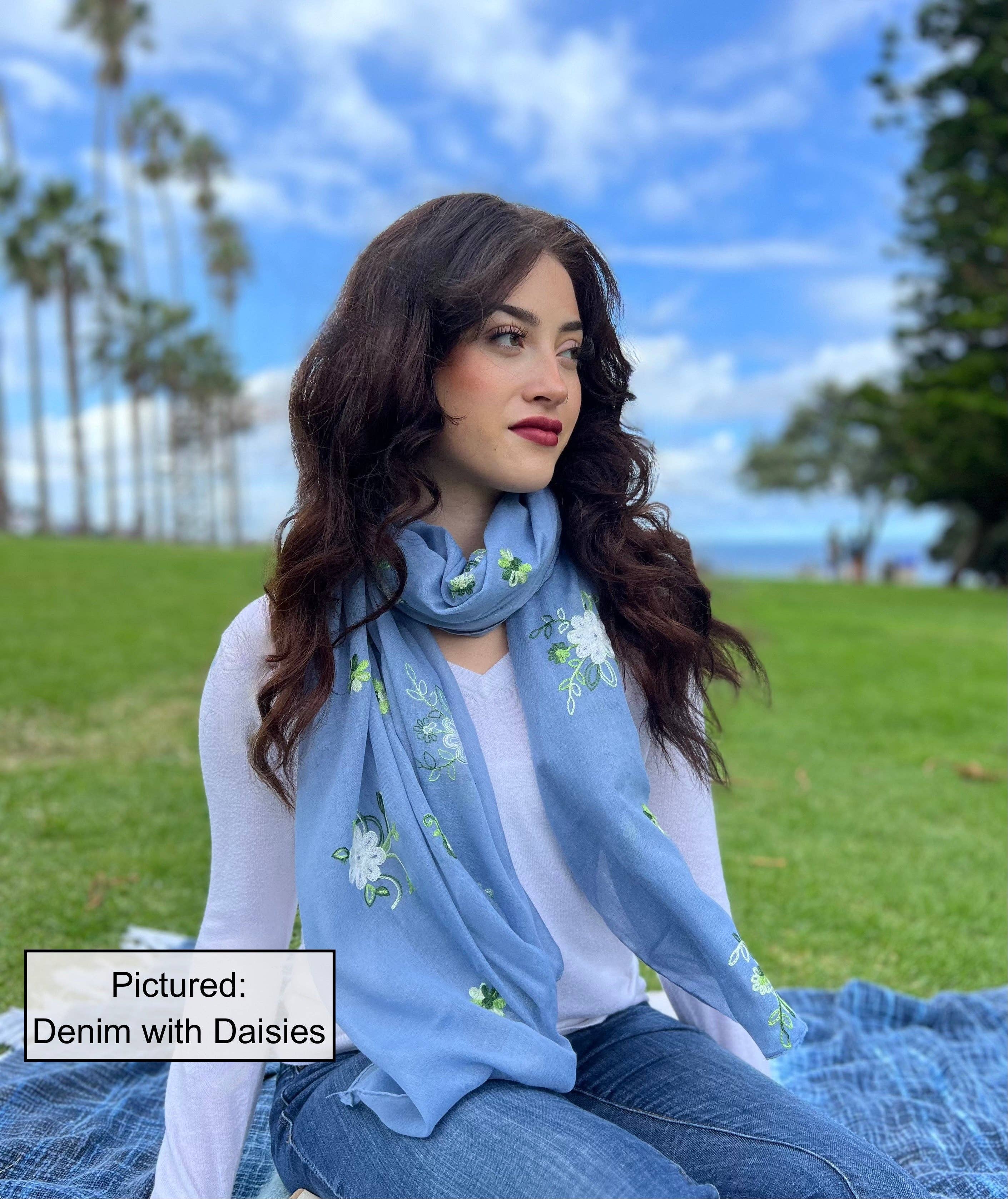 Humble Hilo – Engroshandel Tørklæde - Dame – Humble Hilo Broderet tørklæde/sjal med blomster47