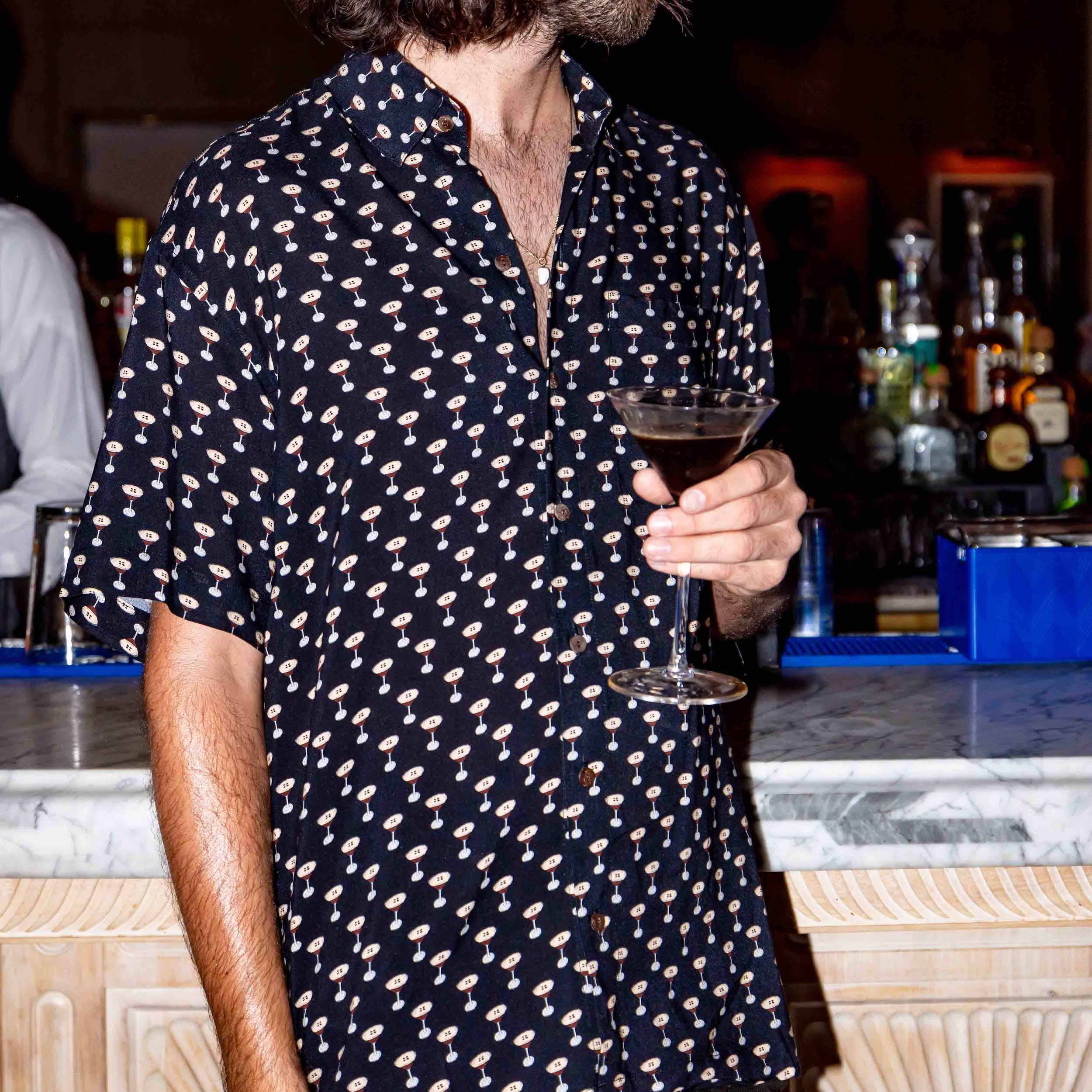 Negro Camisa de manga corta con estampado de Martini Espresso para hombre de venta al por mayor en Faire3
