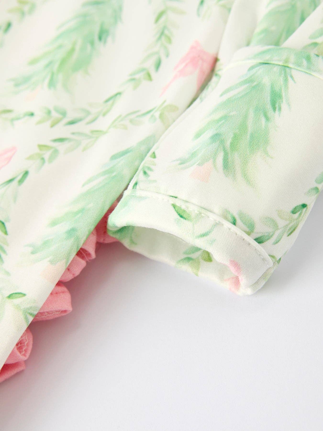 Rylee Faith Designs - Vente Barboteuse – bébé - Combinaison à manches longues avec fermeture éclair et imprimé de couronne d'arbre de Noël pour bébé fille7