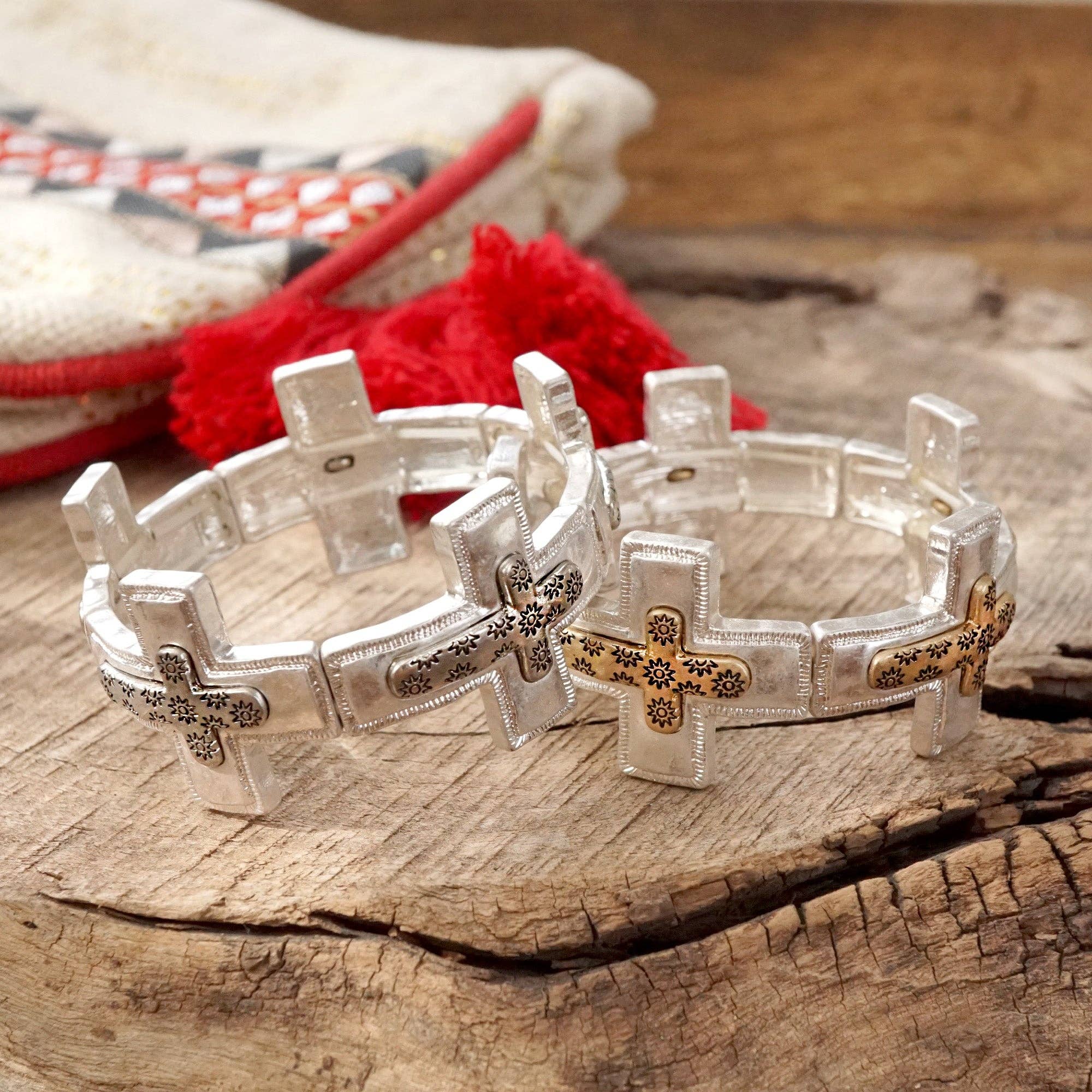 PennyLine inc - Vente Bracelet manchette - Bracelet en forme de croix en argent usé, ton or, style bohème5