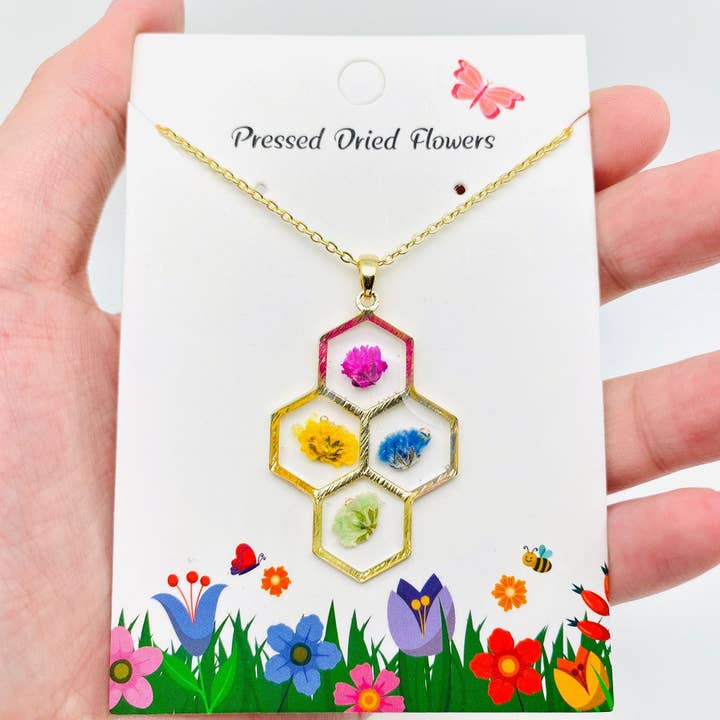 Mio Queena - Wholesale Pendant/Charm Necklace - Baby's Breath Dried Flowers Honeycomb Pendant Necklace - PDF