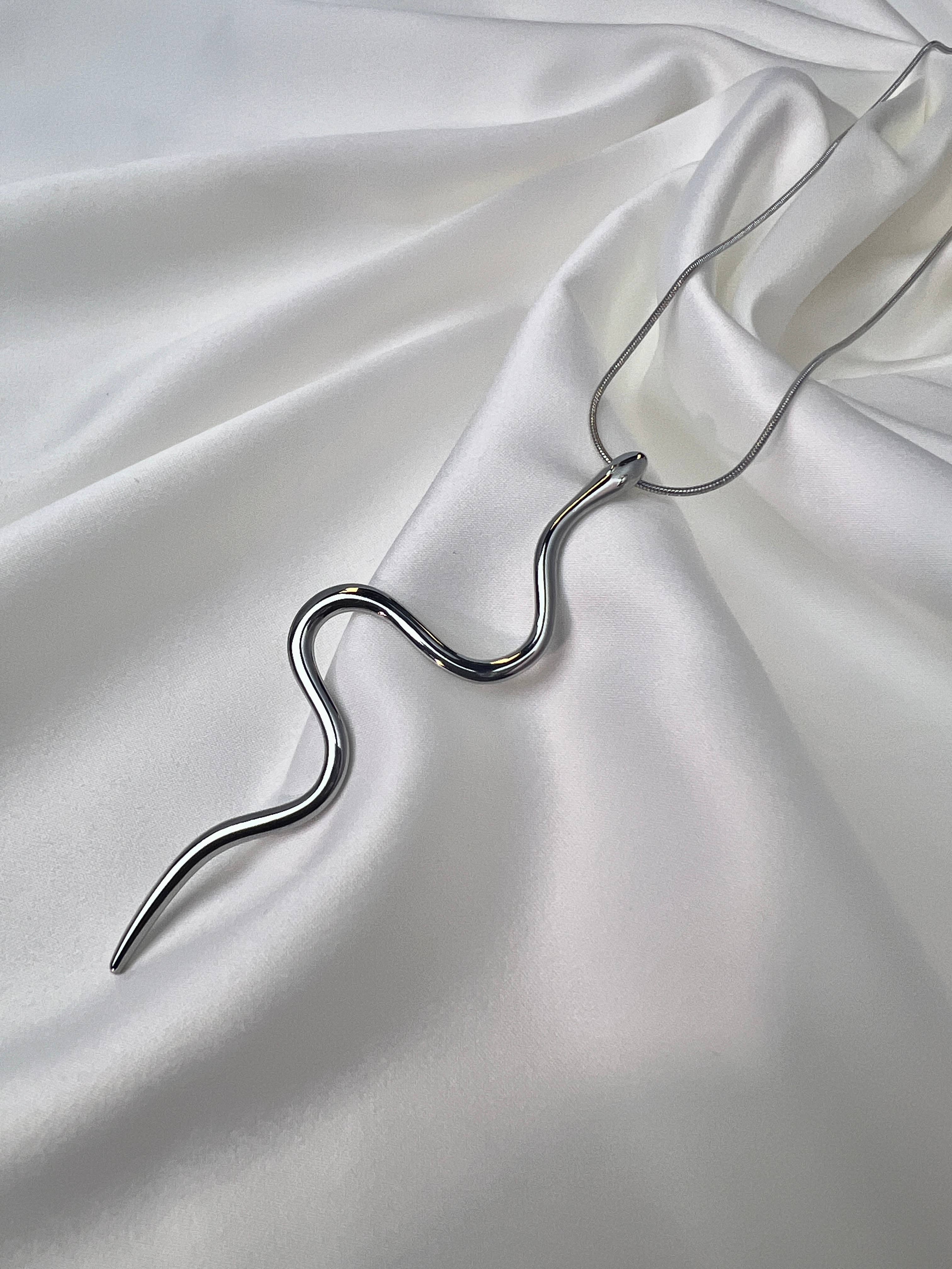 COSMOS - Vente Colliers à pendentif - Collier pendentif serpent  minimaliste en acier inoxydable5