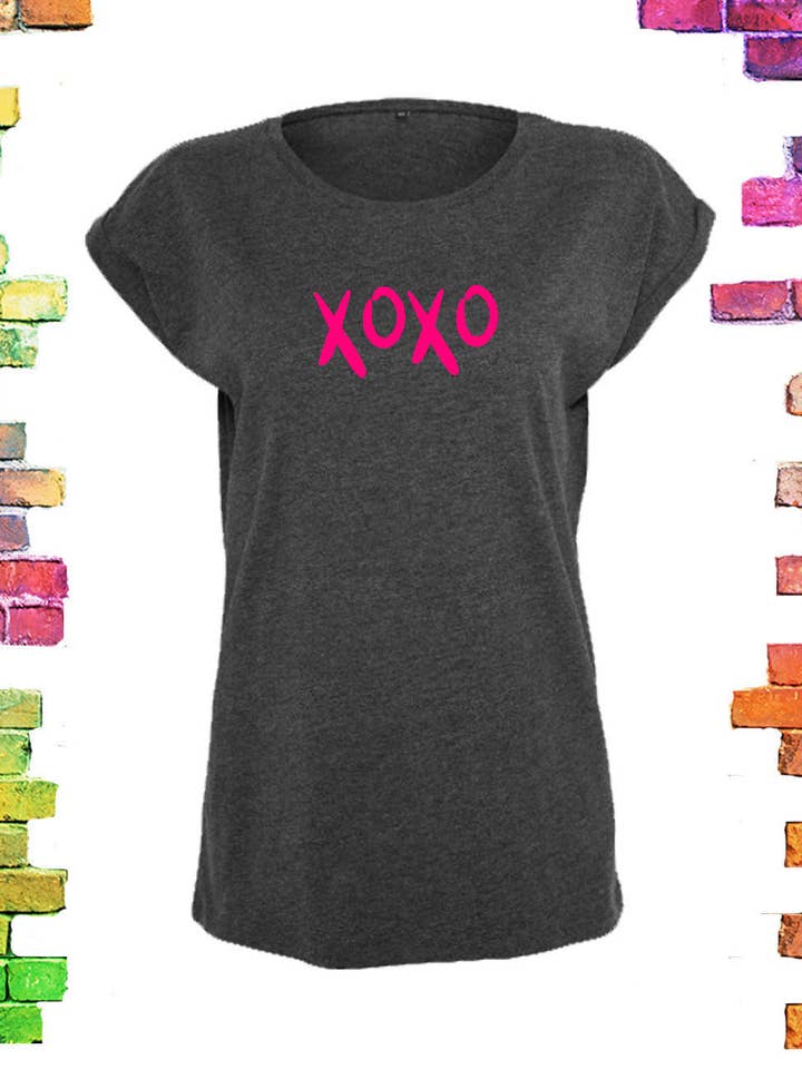 Grå dam t-shirt "XOXO" | storlek M/36 till 5XL/54 för wholesale av HipLeven Fashion