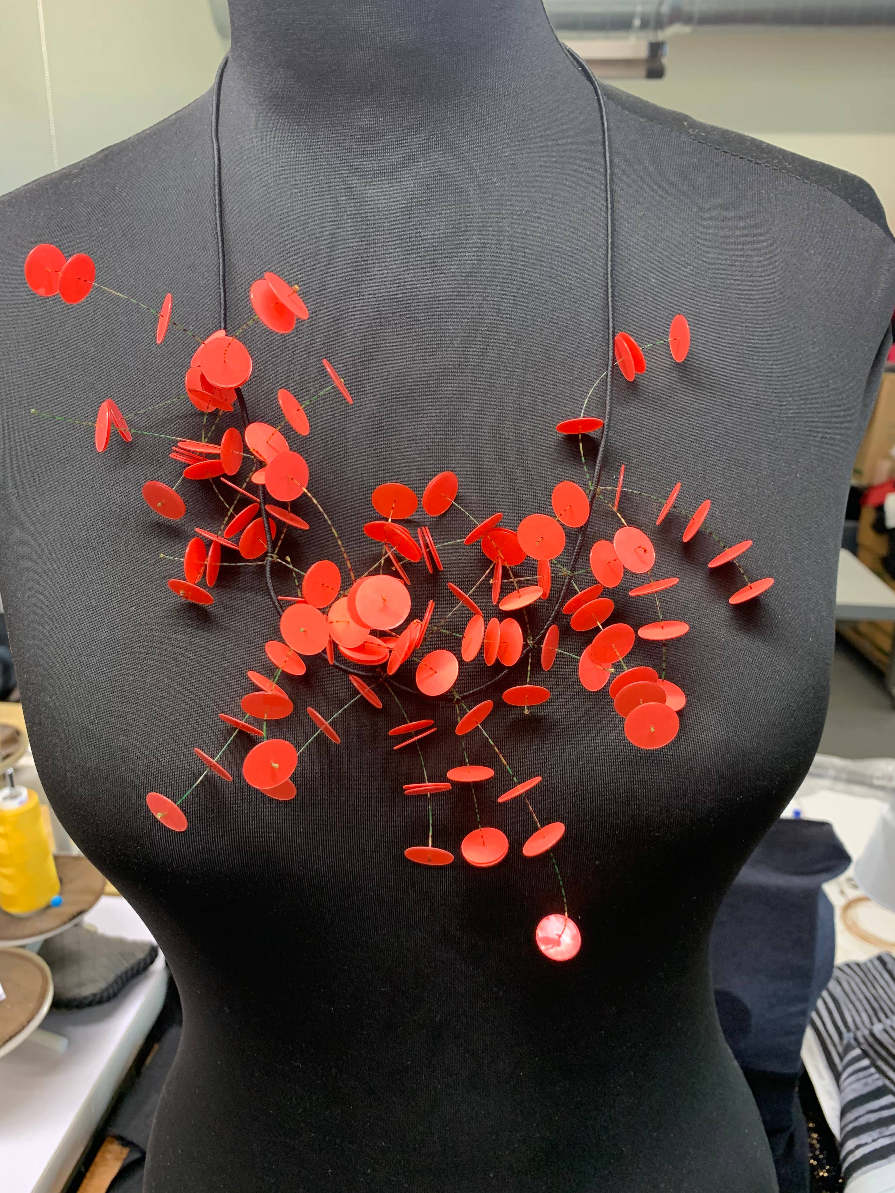 TAKARA Designs - Vente Colliers plastrons - Collier Kinetics Shorties4