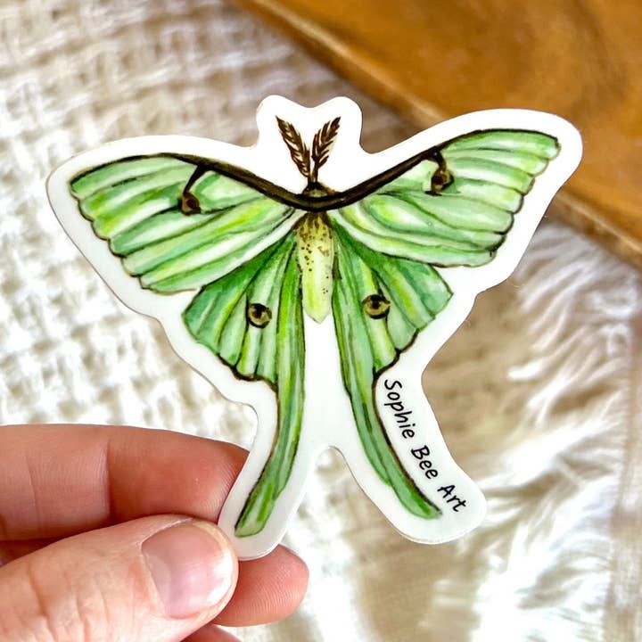Adesivo in vinile Luna Moth 3x3" per la vendita all'ingrosso da parte di Sophie Bee Art