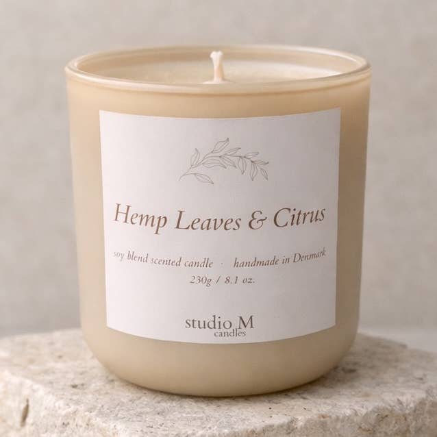 Hemp Leaves & Citrus - Soy Blend Scented Candle 250 g for wholesale by studio M candles