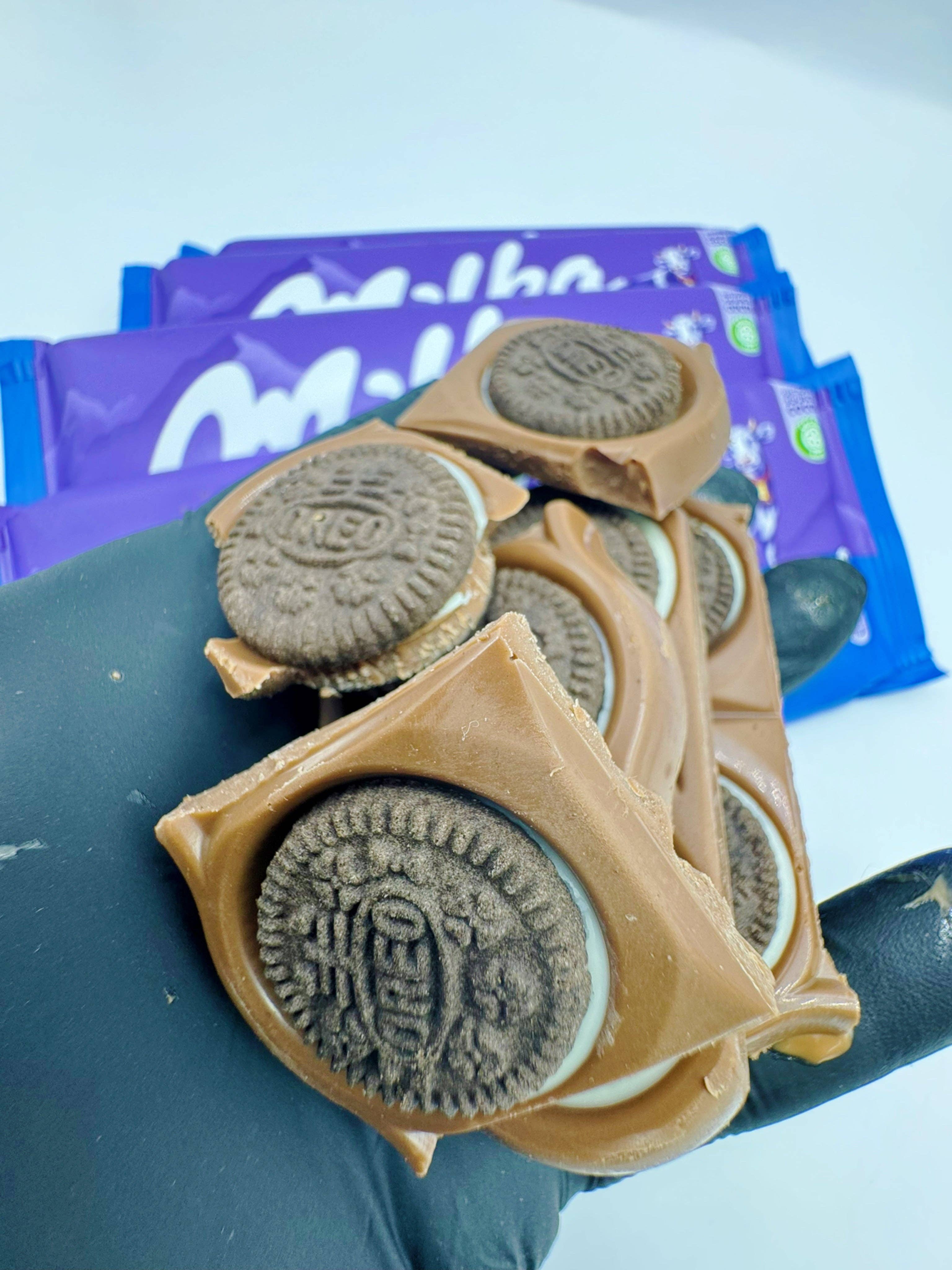 Global Bite Co - Wholesale Chocolate Bar - Milka Oreo Sandwich 100g (European)3