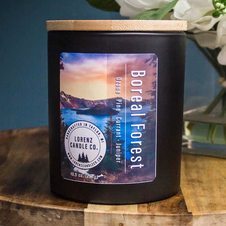 Bougie de la forêt boréale 11 oz (genévrier, poire, pin) pour la vente par Lorenz Candle Co.