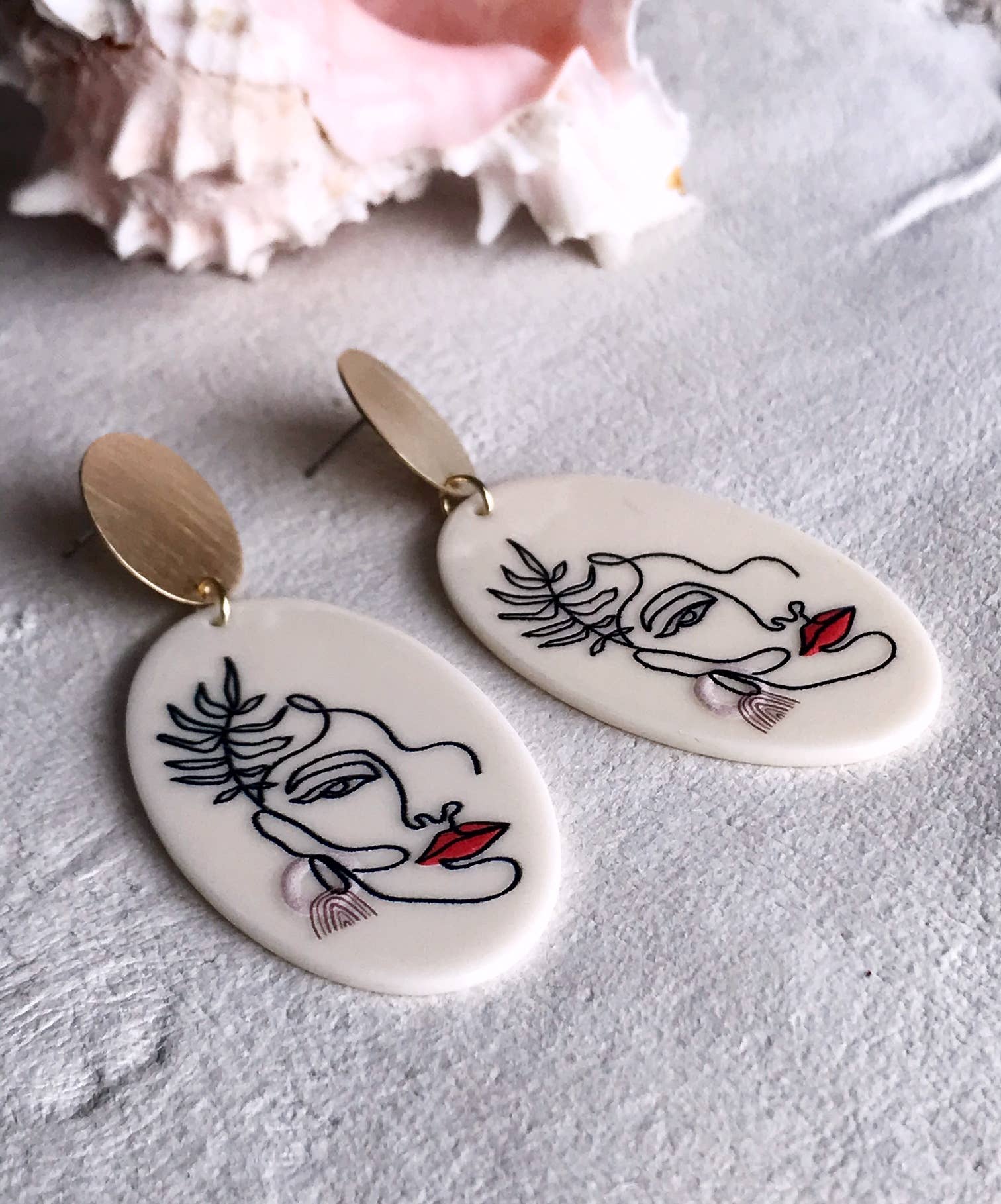 Pearl and Ivy Studio – wholesale Dangle earrings – Face earrings - vogue1