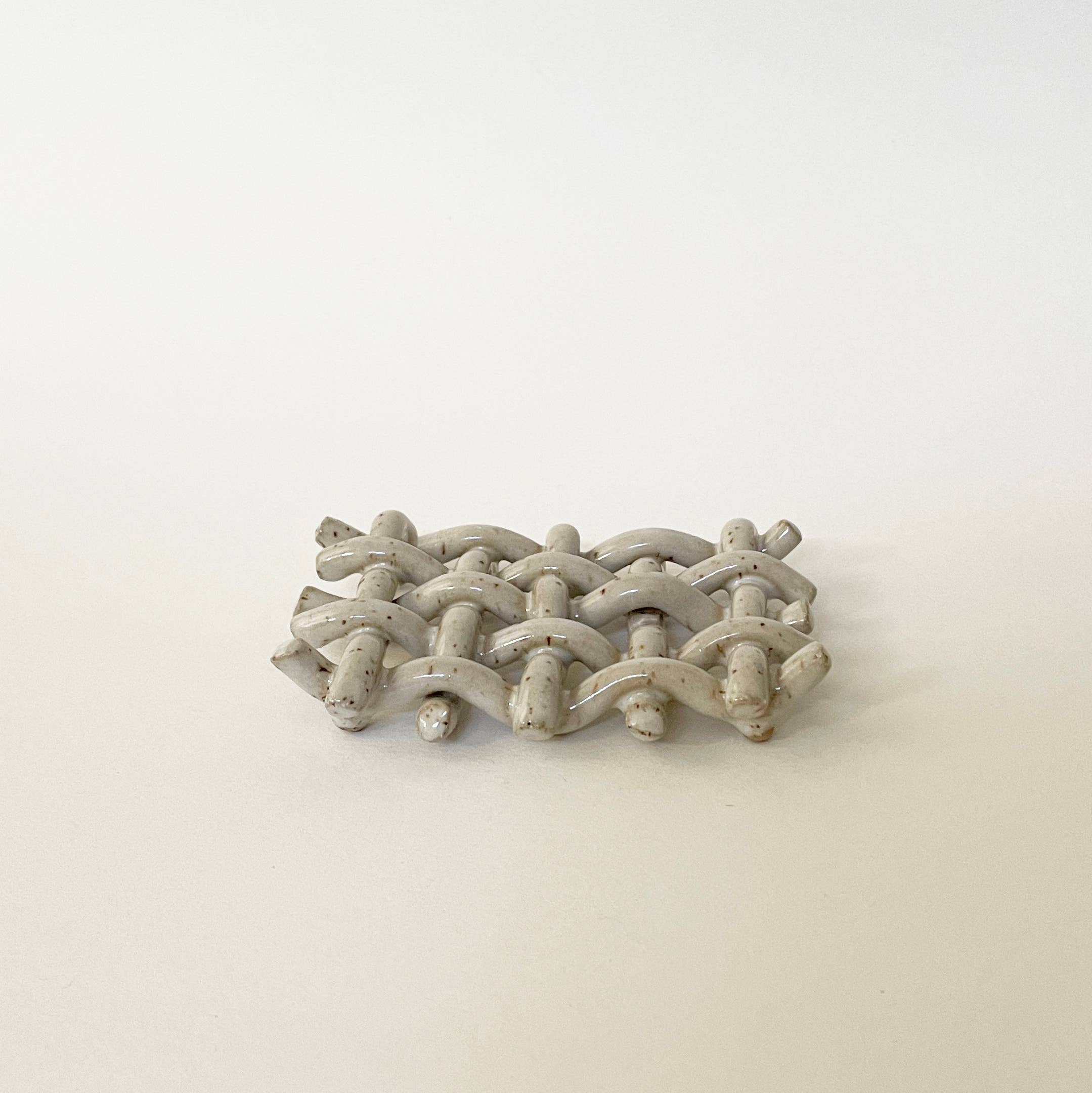 Sunday Studio - Wholesale Bath Soap Dish - Handmade Ceramic Woven Lattice Soap Dish/ Sponge Holder4